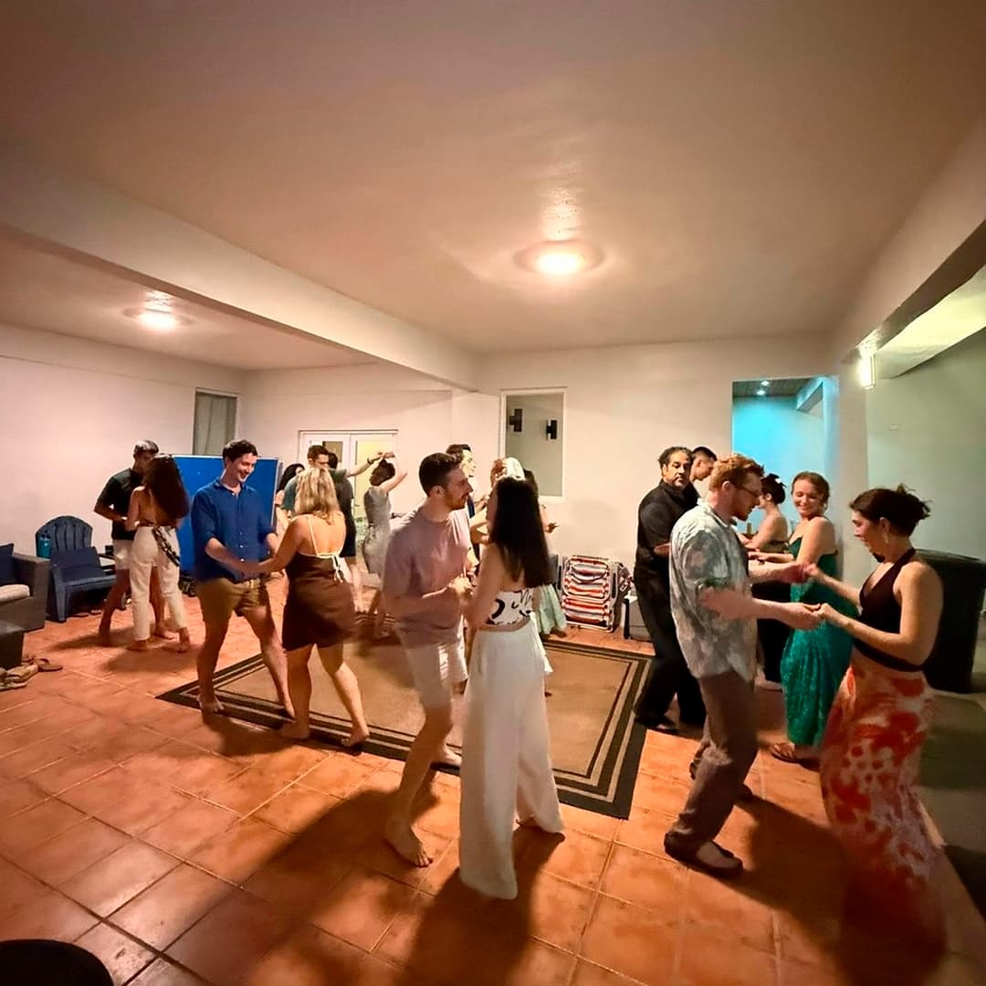 Indoor Salsa  Dance Class in San Juan - Image 3